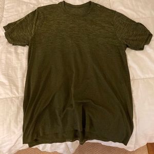 Lululemon Men’s metal vent t shirt
